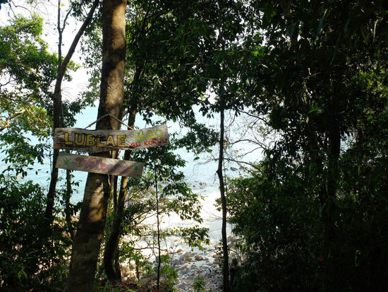 steil runter geht's hier ab zum Beach..