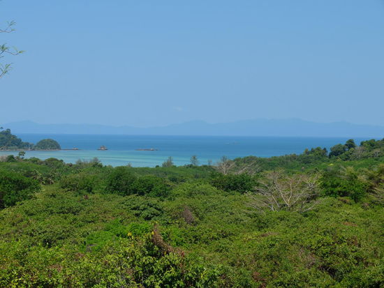 wenn man weiter hoch geht - Weitblick auf die andere Seite - Buffalo Bay --- man weiß nicht nur, dass man auf einer Insel ist - man sieht und fühlt es!