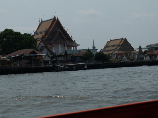 auf dem Chaopraya Richtung Pier 13 