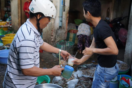 Ueberall wird verkauft und gehandelt