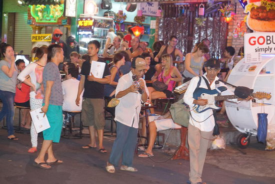 ...und das geht die ganze Nacht durch in diesem sozialistischen Land
