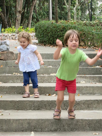 Was machen Kinder am Tempel?