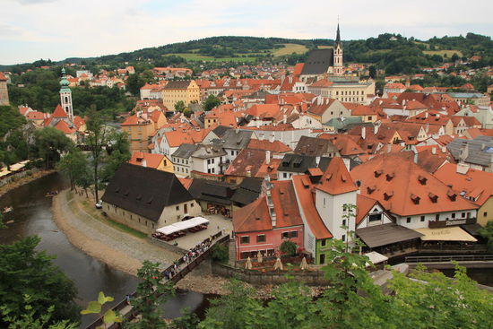 eingerahmt von der Moldau