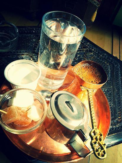 in einer kleinen Kaffeestube probiere ich einen "bosnischen-Kaffee", er ähnelt  sehr dem türkischen Kaffee