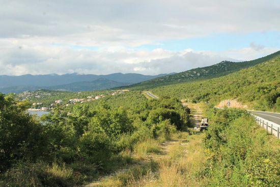 im Grünen finden wir einen versteckten Schlafplatz...