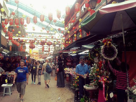 Bunte Einkaufsstraße in Chinatown