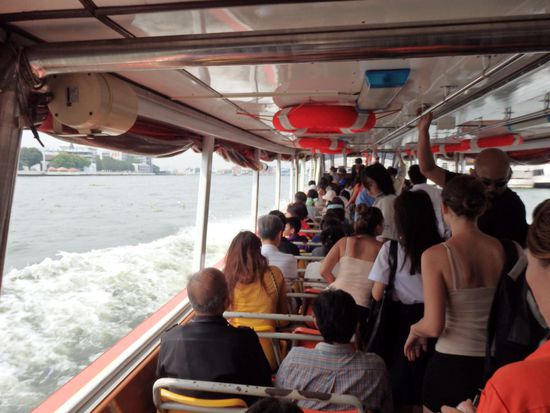 Expressboot, mit grüner Flagge.