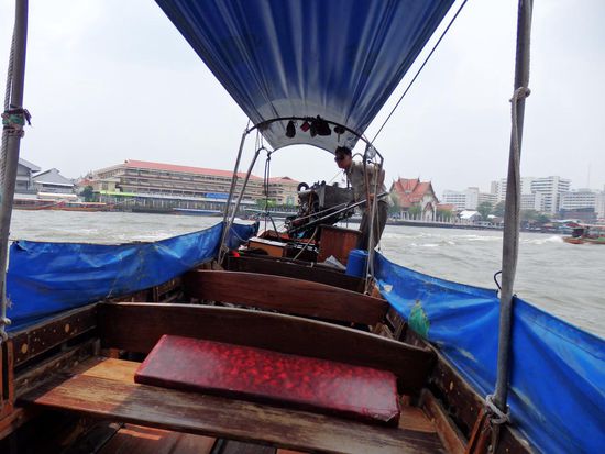 Unser Boot, ohne Schwimmwesten, die anderen Boote hatte irgendwie alle welche. Ist ja nix passiert. 