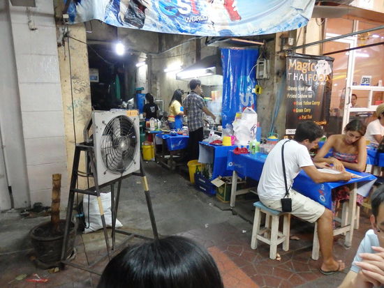 Die Küche in der Hofeinfahrt hat immer gut zu tun.