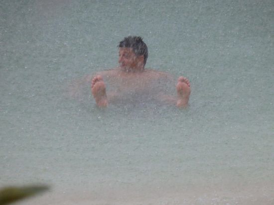 Baden ist auch im Tropenregen ganz lustig.