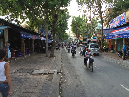 In dieser Straße gehen fast nur Einheimische essen....und wir.