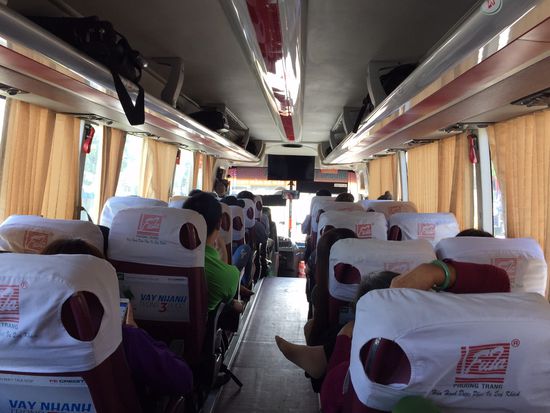 Super Bus, knapp 4 Stunden mit Pause bis Saigon.