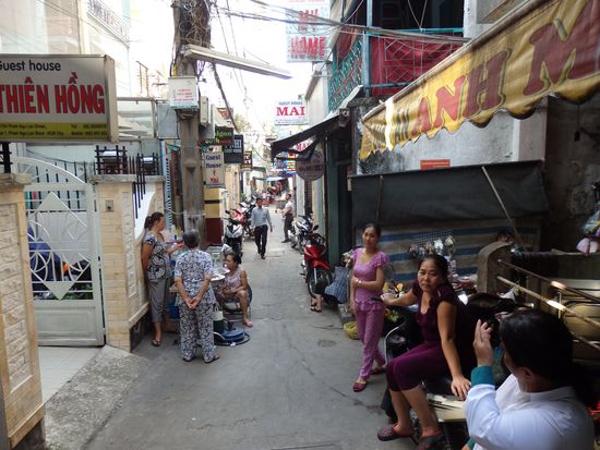 In der Seitenstraßen des Backpackergebiets wird das Essen und Trinken nochmal billiger .... Ein gezapftes Bier für 33 Cent war das günstigste, das wir getrunken haben.