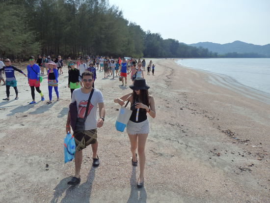 Die Herde auf dem Weg zum Boot