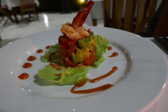 Avocado Salat mit Garnelen.