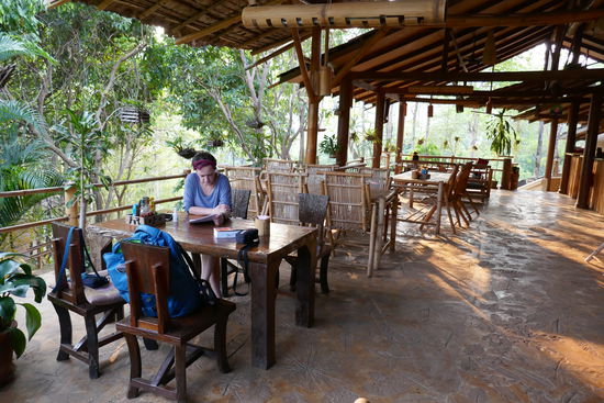 Das Essen war wirklich lecker und noch günstig, 40 Baht pro Portion.