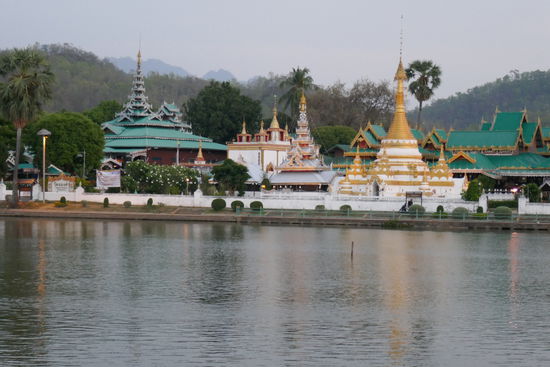 Haben einen Spaziergang am See entlang gemacht, sehr schön.