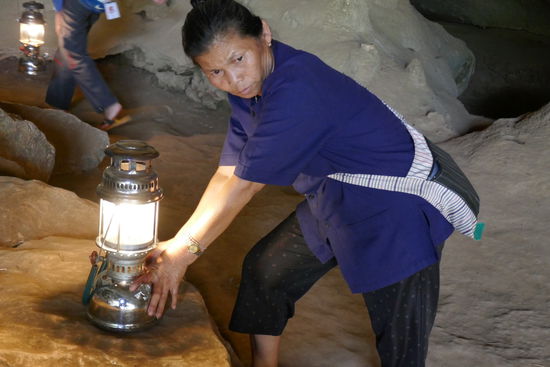 Wir mussten 5 Minuten warten, bis die Lampe richtig an ist, dann gehts los....