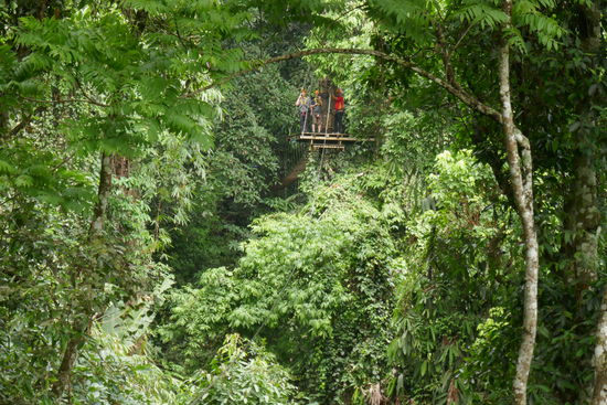 Wir sind schon mal drüben, wir warten mal auf den Rest.