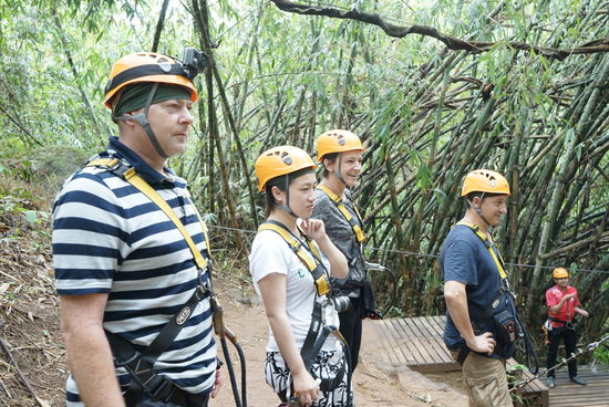 Sicherheitseinweisung, dann geht es los. Rechts unser Second Guide Mr. O.