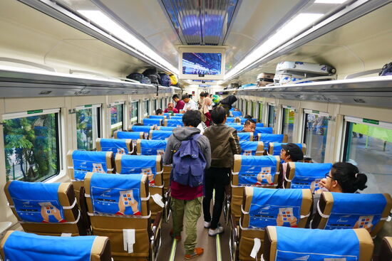 wir waren die einzigen Touristen im Zug.