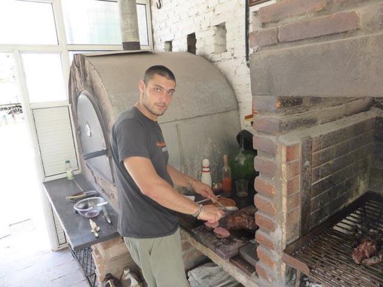 Asado bei Enriquo - der Grillmeister heißt übrigens Nico
