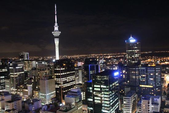 Aukland bei Nacht - Ausblick von unserem Hotelzimmer