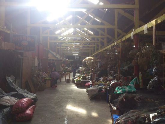 Auch in moderneren Gebäuden wird diese Bauweise nachempfunden, hier eine Markthalle in Castro.