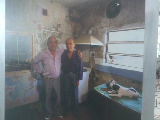 Im Flughafen war noch eine ganz witzige Fotoausstellung mit Zwillingsbildern...