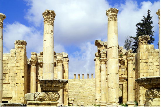 Das Tor zum Artemis Tempel.