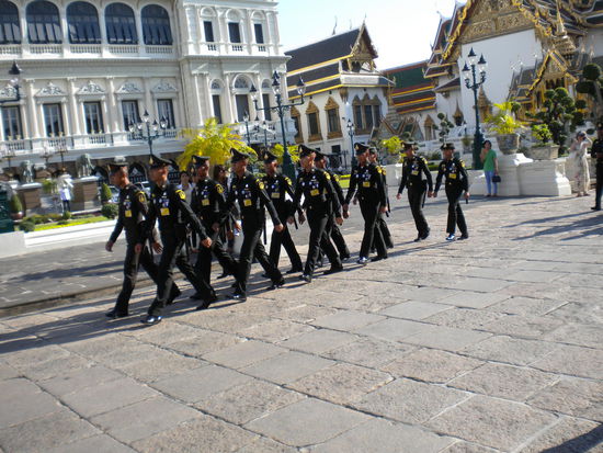 Es war viel Militaer und Polizei unterwegs, es gab wohl irgendeine Veranstaltung.