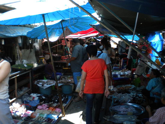 Hier faehrt ein Zug durch !