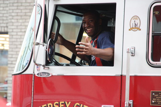 Ein Feuerwehrmann der unbedingt aufs Foto wollte
