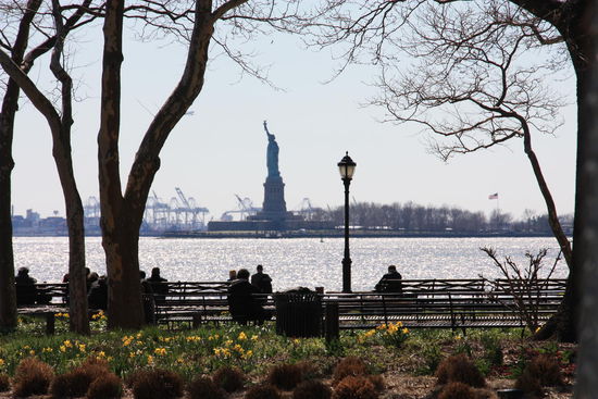 statue of liberty vom battery park aus