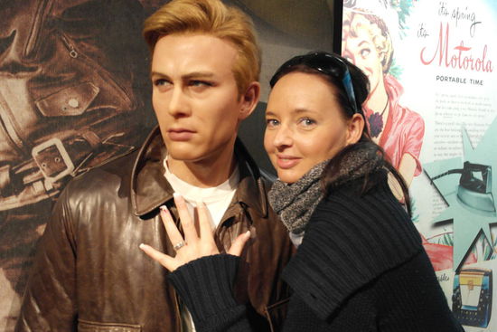 Bibi hat sich aber auch echt an jeden Kerl rangeschmissen *lach***