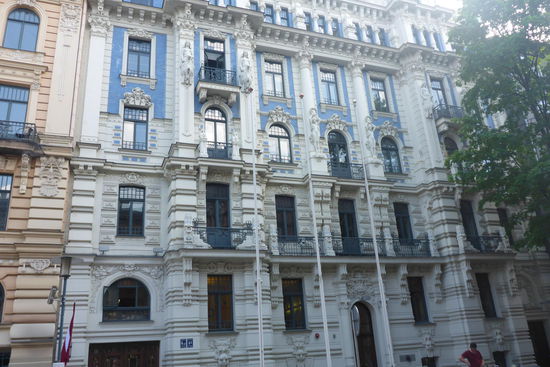 Riga mit knapp 1 Mio Einwohner die größte Stadt des Baltikums, Paris des Ostens, Perle des Jugendstils, seit 1997 Weltkulturerbe