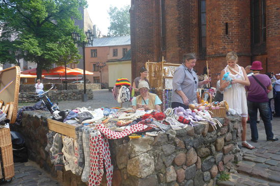 Straßenszene vor der St.Petrikirche