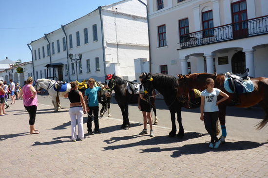 Die Auswirkungen von 1 000 000 Besuchern im Jahr auf die Infrastruktur einer russischen Kleinstadt ...