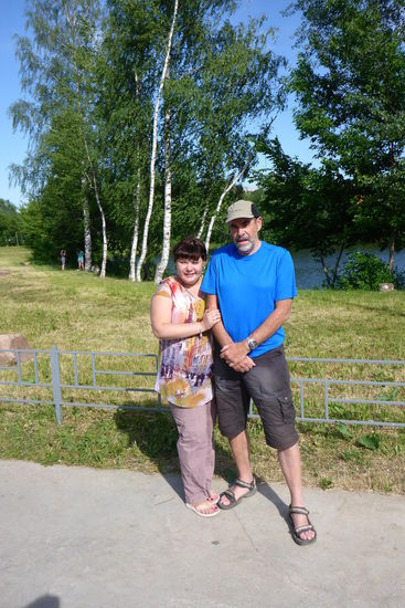 ... möchte, daß sich seine Frau Miosha mit mir ablichten läßt