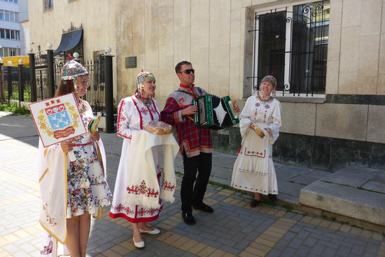 Folkloristische Darbietungen ...