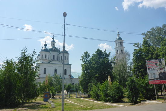 Zu dieser Kathedrale in Elabuga wird mir der Zutritt wegen unbotmäßiger Bekleidung, knielange Hosen, verwehrt; "das wissen wir jetzt" hätte dazu Kurt Wallander gesagt, als er noch etwas wußte