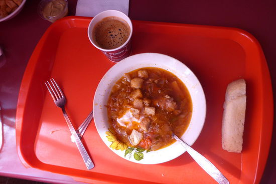 Trucker-Imbiß: Borsch und Kaffee