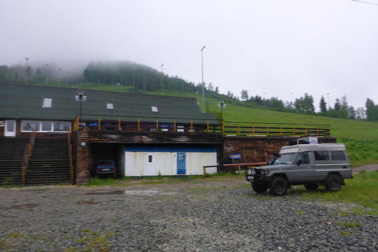Im verregneten Camp bei Jekatarinburg