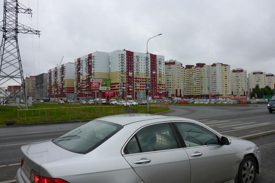 Wohnanlagen in Tjumen, die Stadt umfahren wir