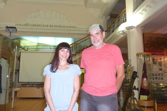 Begegnungen: Irina paßt im Museum auf