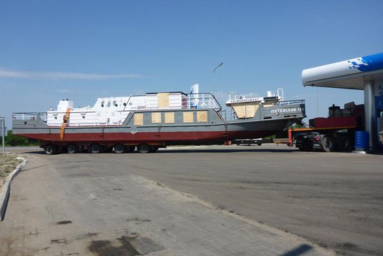 Schiff-Transport auf der West-Ost-Magistrale