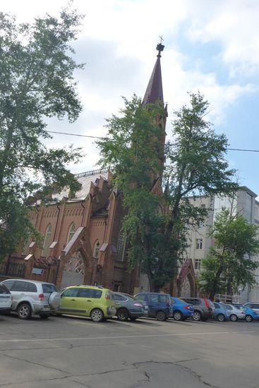 Die römisch-katholische Kirche (!), errichtet aus Spendengeldern der Bürger von Irkutsk, aus Dankbarkeit gegenüber der polnischen Minderheit