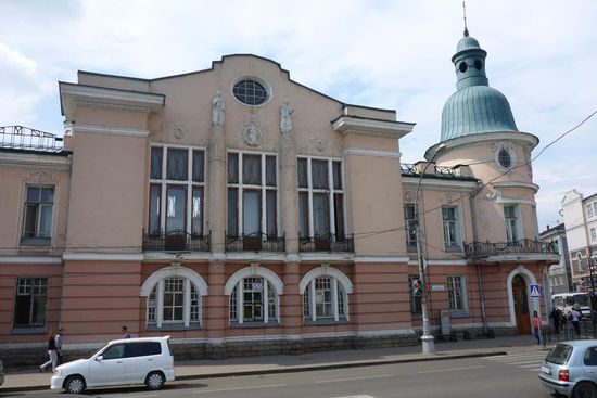 Schöne, mir unbekannte Kirche
