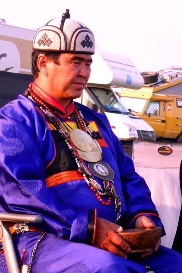 ... am rechten Daumen hat er ein doppeltes Nagelbett