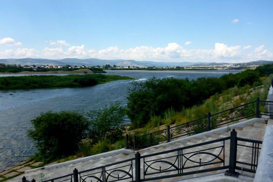Ulan Ude 6.-7.7.2014, Tage 53-54; 10.400 km
Vor 300 Jahren erstmals erwähnt, knapp 400.000 Einwohner
Hauptstadt der Burjaten, liegt am Ostufer des Baikalsees